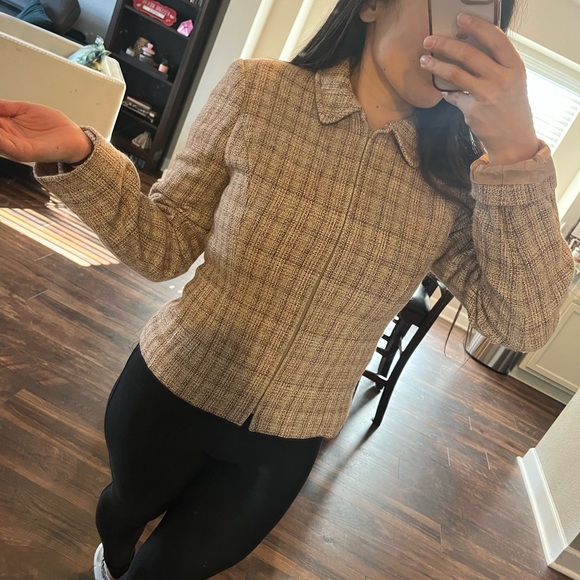 Ann Taylor  CHANEL vibes  vintage wool/silk blend blazer - Picture 5 of 11